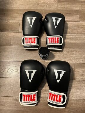 2 Pair Title Boxing gloves
